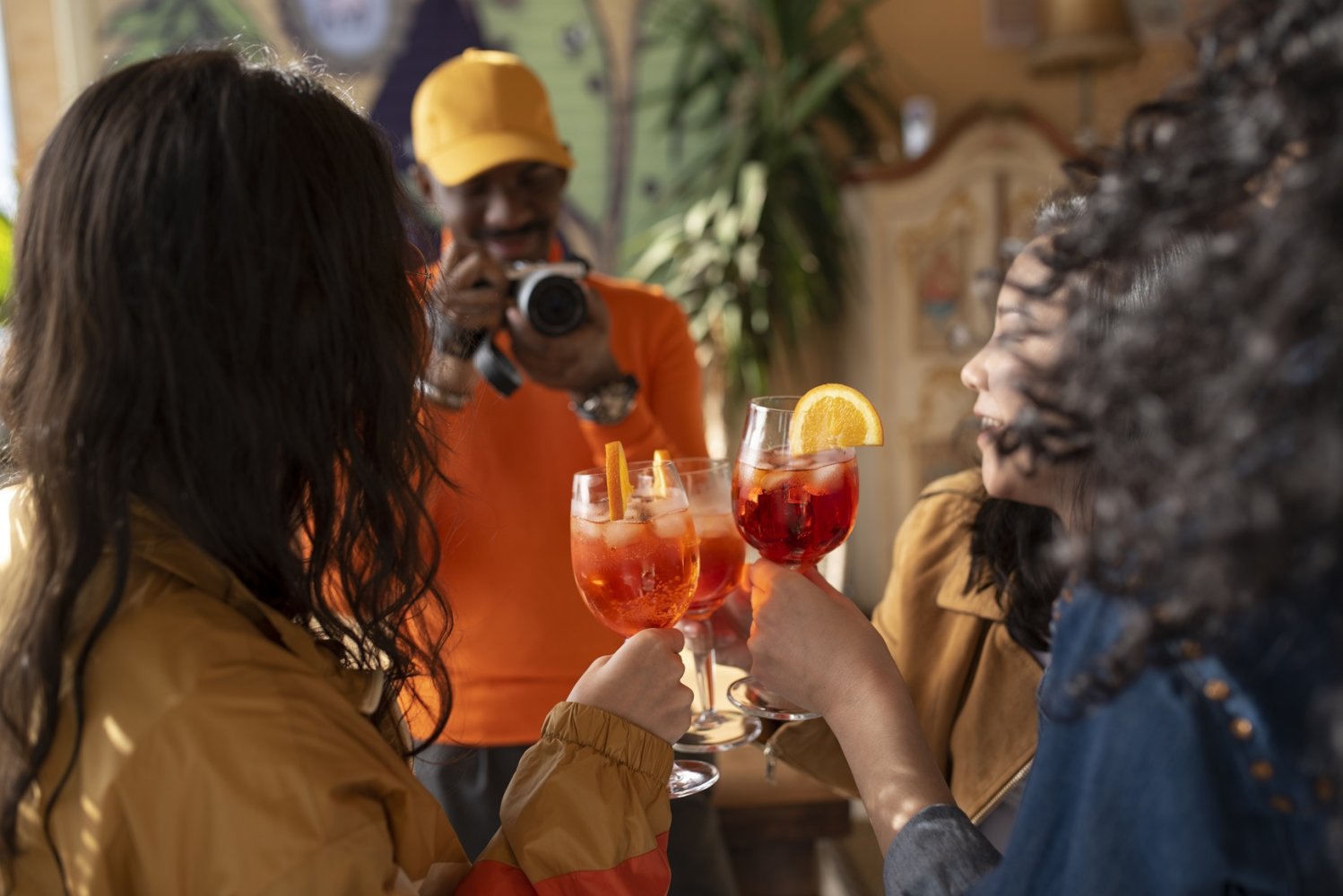 Craft Cocktail Class & Walk (21+)