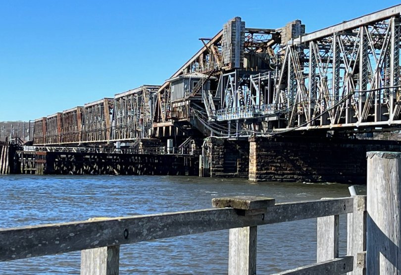 River & Rail: Landing to Old City